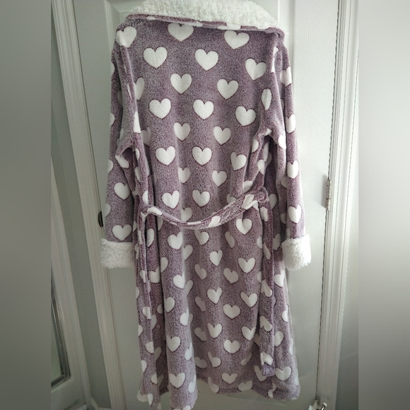 Bathrobe - Picture 2 of 4